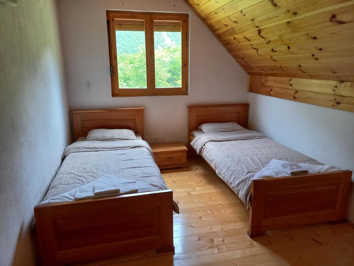 Vila Montana Dobrilovina Buitenkant foto