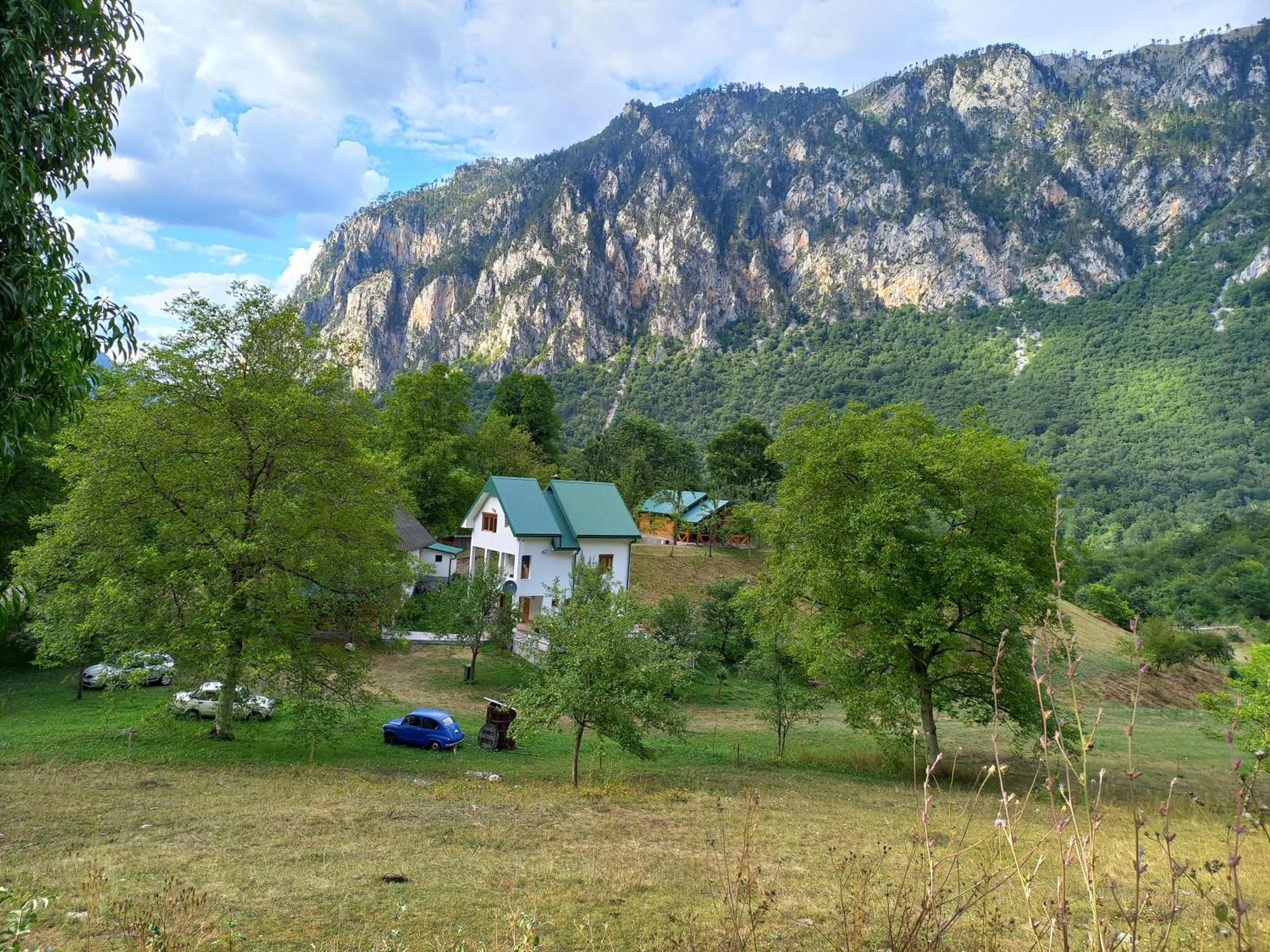 Vila Montana Dobrilovina Buitenkant foto