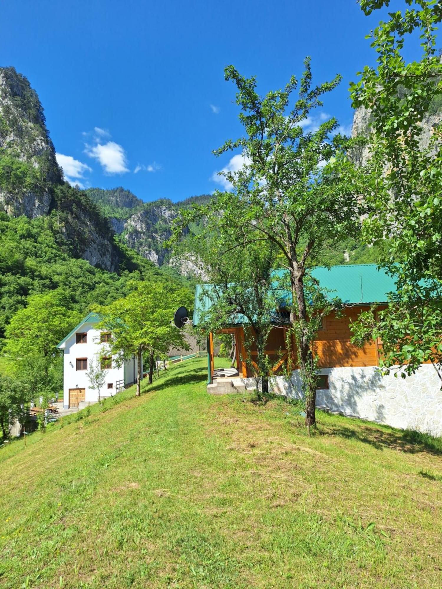 Vila Montana Dobrilovina Buitenkant foto
